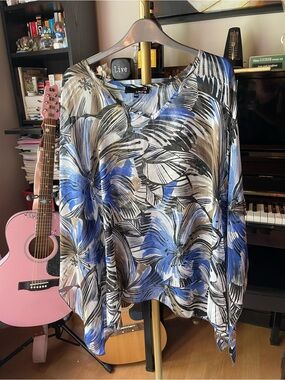 Laura Blue Floral V-Neck Blouse